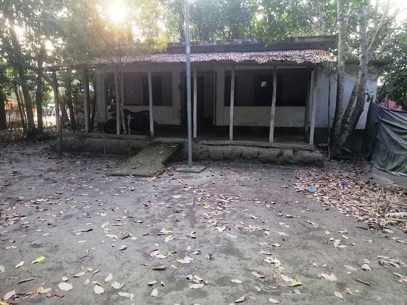 Sunil Gangopadhyay's paternal house in Madaripur